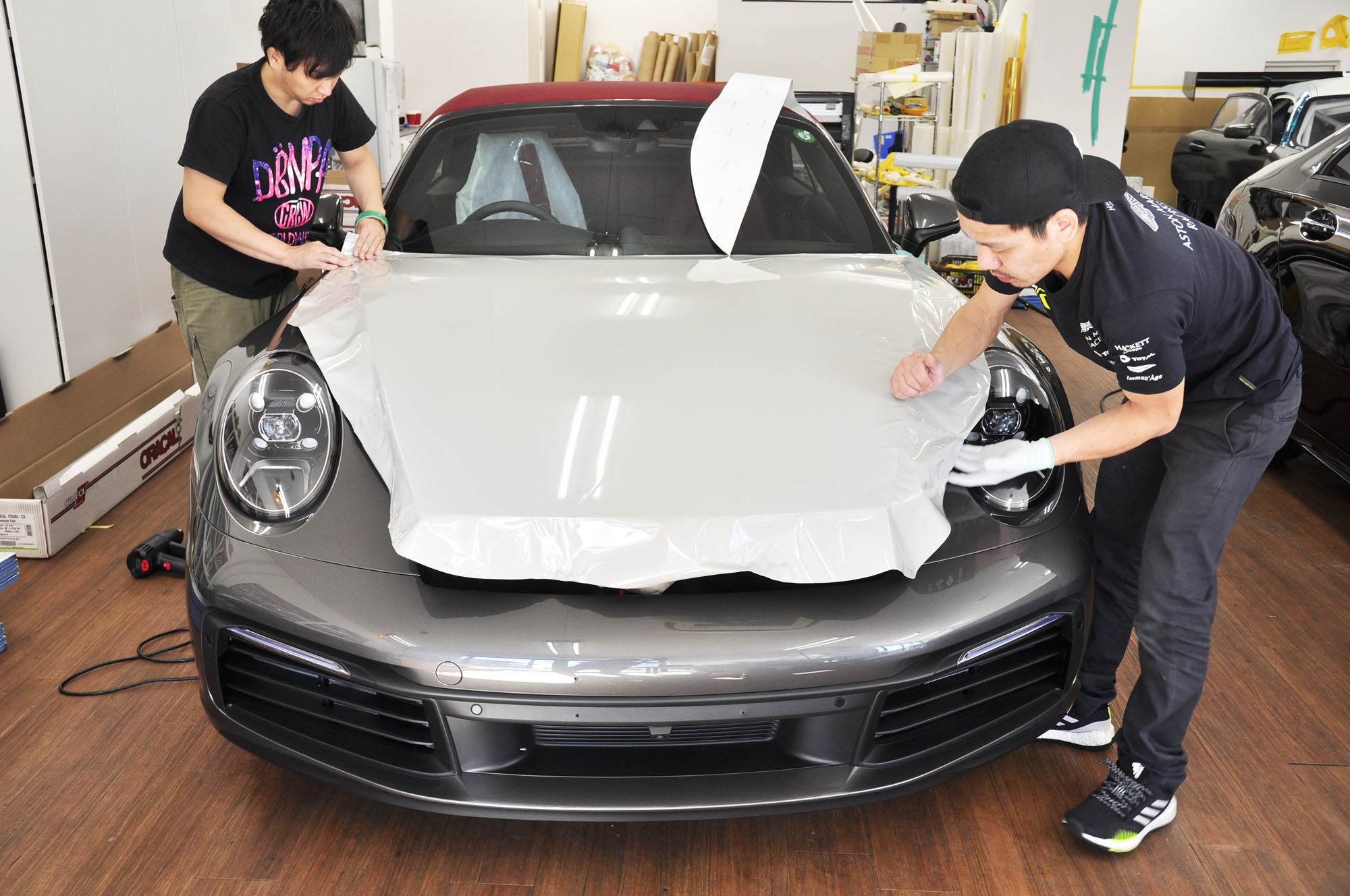 ポルシェ911カレラsカブリオレ Type992 フルラッピング施工 アイスグレー カーラッピングなら のらいも工房